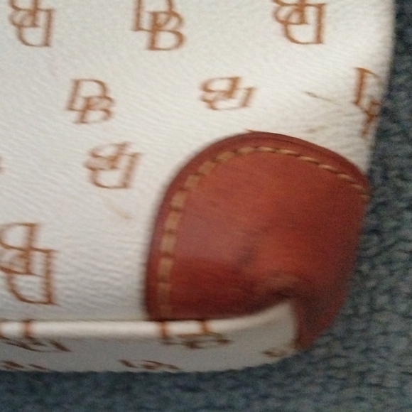 Dooney & Bourke Cream and Brown Crossbody Bag - Picture 3 of 9